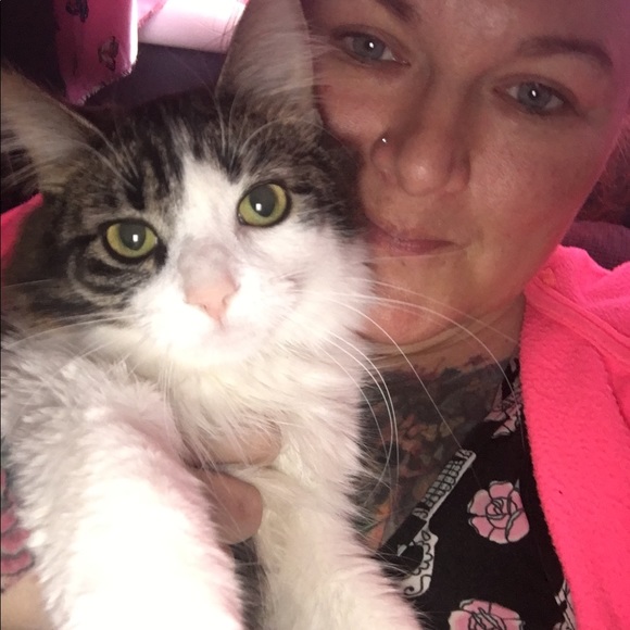 Meet your Posher, Kimmie - Picture 5 of 8